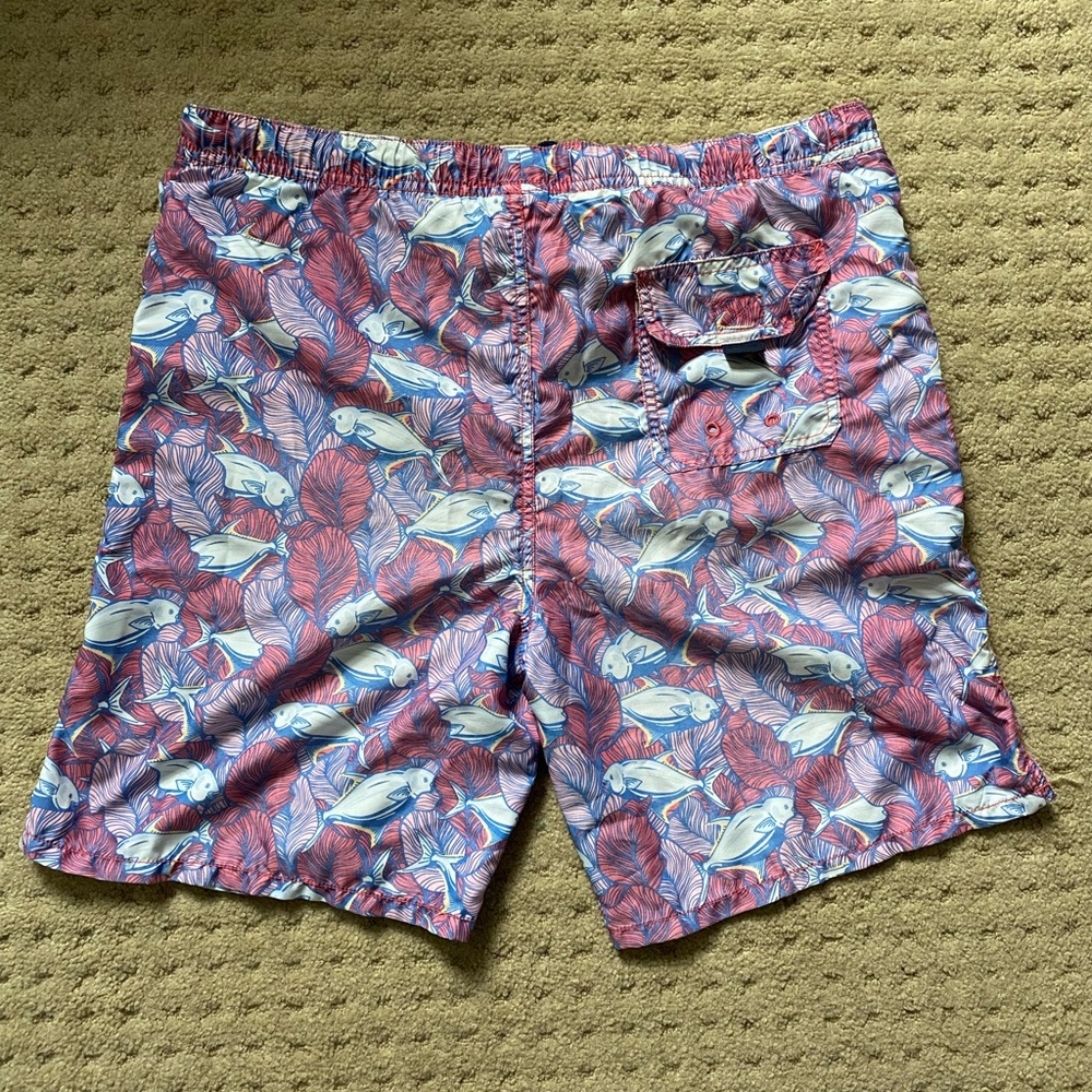 Men’s vineyard vines suit size XL